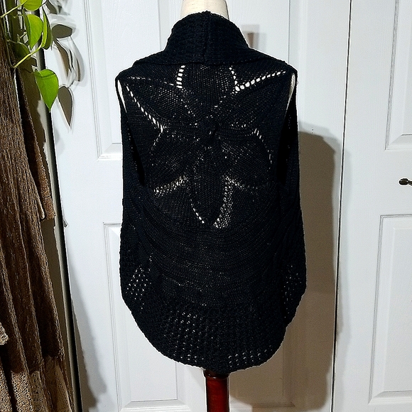 Vintage Knit Shrug Vest - Picture 10 of 14